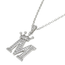Joia personalizada com pingente de coroa e inicial, banhado a ouro, com a letra 'M', colar com letra de cristal e corrente ajustável, prateado.