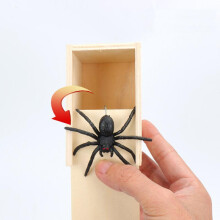 (Matches the image)Funny Scare Box Prank Spider Wooden Fidget Anti-stress Interest Play Trick Joke Surprise Adult Halloween Toys for Children Gifts