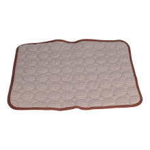 Atmungsaktive, faltbare Kühmatte für Hunde & Katzen, Braun, L (70x55cm)