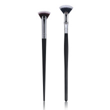 Gemakkelijk vast te houden wimperverzorgingstool, mascaraborsteltjes met plastic dop en ergonomische vorm, wimperscheider voor nauwkeurige styling.
