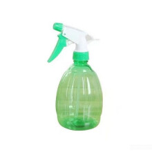 500ml Plastic Spray Bottle with Ergonomic Grip for Cleaning, Gardening and Hair Care Green