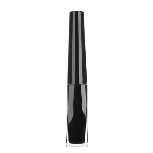 Υγρό eyeliner με εξαιρετικά λεπτή μύτη και πινέλο για ακριβή ορισμό και εντυπωσιακά