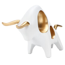Scultura astratta di toro in stile Feng Shui, ispirata alla stampa a trasferimento termico, raffigurante un toro da combattimento in resina con un