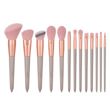 Robuster Griff für multifunktionale Anwendung, umfassendes Make-up-Pinselset bietet Vielseitigkeit und Präzision bei jedem Strich für
