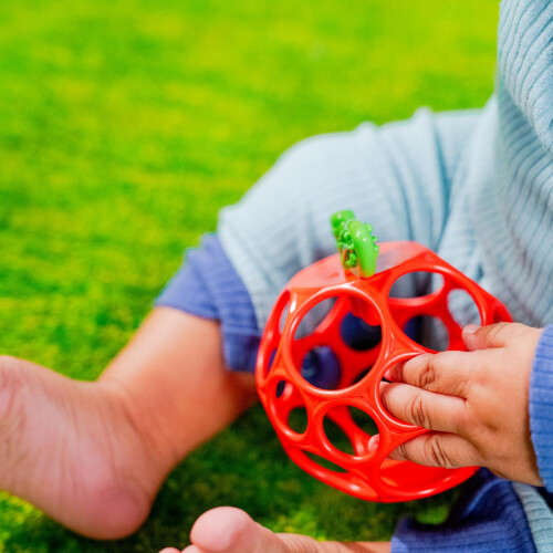 baby einstein Bright Starts Oball Easy Grasp Red Apple Teether T 1