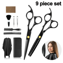 Design ergonômico, construção em aço inoxidável e cabos com pegada confortável definem nossas tesouras de corte de cabelo de qualidade