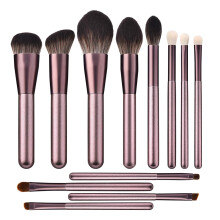 Professionelle Make-up-Pinsel mit ultraweichen Borsten, leicht zu reinigen und aufzubewahren, kein Haarausfall und keine Hautirritationen, entwickelt