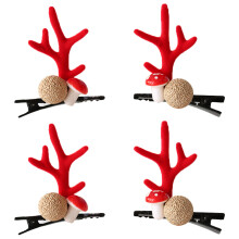 Pince à cheveux décorative de Noël, en matériaux sûrs, avec des bois de renne et un design exquis. Légère et confortable à porter pour des