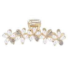 Vintage französische Haarspangen mit funkelndem Opal und zarten kleinen Perlen. Elegante Haaraccessoires mit starkem Halt und hohem Tragekomfort.