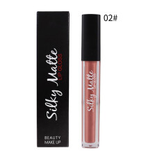 Leichter, angenehmer, nicht austrocknender Velvet Lip Glide mit semi-mattem Finish, vegan, tierversuchsfrei und mit hoher Farbabgabe für alle