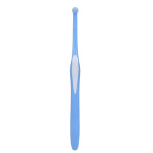 Blød tuft-tandbørste til interdental pleje, vinklet håndtagsdesign med enkelt tuft til præcisionsrengøring omkring bøjler og proteser til