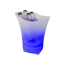 LED Ice Bucket-Högtalare Färgglad Chill Bärbar Ishink med Inbyggd Trådlös Högtalare Brett Användningsscenario