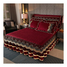 Winter bed skirt made of crystal velvet, gold lace, thickened cotton, short plush, nonslip, 1 piece (180x200 cm)