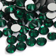 Innovative Craft Solutions, Hotfix Crystal AB Strasssteine, facettierte, präzisionsgeschliffene Glassteine für mühelose künstlerische Gestaltung