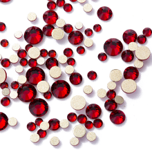 Strass multifacetados, belíssimas peças de cristal para dar um toque de brilho e estilo incomparáveis aos seus projetos de artesanato, perfeitos