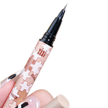 Υγρό eyeliner με εξαιρετικά ακριβή άκρη, αδιάβροχο, γρήγορο στέγνωμα, ευαίσθητα