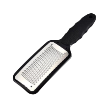 Förhårdnadsborttagare med lätt design, exfoliering säkerställer släta fötter utan skador, ergonomiskt utformat handtag för bekväma och