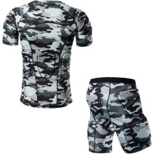 Abbigliamento sportivo performante: maglia a compressione extra supporto, ad asciugatura rapida e traspirante per atleti d'élite, ideale per feste