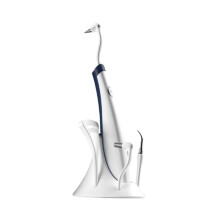 Innovatives Zahnreinigungssystem mit Hochfrequenz-Vibrationstechnologie für gründliche Mundhygiene, vielseitig einsetzbar und handlich.