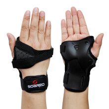 Ergonomisesti muotoiltu rannetuki, monilajisuoja, ohut istuvuus, hengittävä materiaali, ABS-muovi, luut, säädettävä rannehihna kuntoiluun
