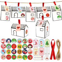 Calendrier de l'Avent de Noël à faire soi-même pour les enfants : boîtes vides en forme de maison avec ficelle et autocollants, style conte de