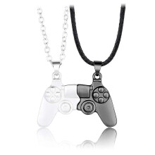 Gamecontroller-Halskette, Magnetische Partnerhalskette aus Legierung, Magnetische Halskette in Silber und Schwarz (geteilt), Freundschaftsha