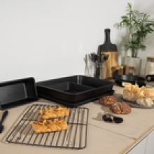 Salter Bakes Bakeware Set Stackable 7 Piece Set Compact Storage Oven Safe Black