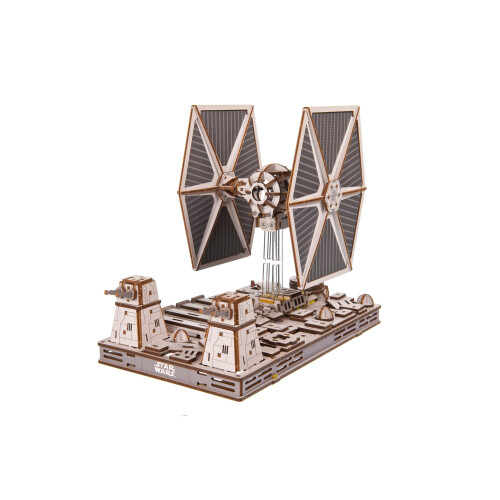 Modello 3D - UGEARS - Cacciatore TIE - Compensato motorizzato (batteria/USB) - Base magnetica - 400 pezzi