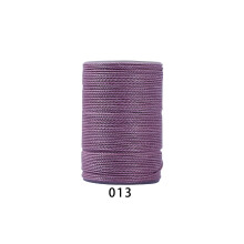 Le rêve de tout créateur de bijoux : fil de polyester ciré pour la création de bijoux et le perlage. Ce fil tressé résistant offre des