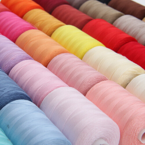 Κλωστή ραψίματος και παπλώματος Threadart100% βαμβακερή | Καρούλι 1000M, βάρος 50/3 | Χρώμα: 1