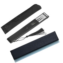 Leque de estilo chinês-japonês, uma ideia de presente única. Borlas decorativas e materiais de alta qualidade se combinam para criar um leque