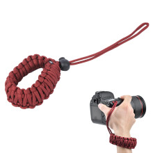 Verstelbare camerariem met snelsluiting, paracord polsband voor spiegelreflexcamera's en systeemcamera's, sterk, duurzaam nylon, lichtgewicht, rood.