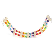 Brinquedo para pássaros: escada de escalada, balanço para papagaio com contas de madeira coloridas e gancho para pendurar. Brinquedo de madeira