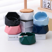 (Black) Geometric Ceramic Ashtray with Bamboo Lid, Windproof Ceramic Ashtray for Indoor Outdoor, Home Office Decoration