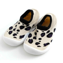 Erste Lauflernschuhe für Kleinkinder, rutschfeste Baby-Sneaker mit Gummisohle und atmungsaktivem Mesh-Obermaterial, rutschfeste, leichte Hausschuhe
