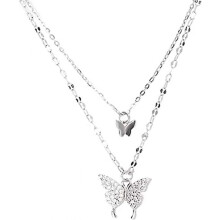 Colar delicado com pingente de borboleta, design em camadas com material hipoalergênico em prata de lei e detalhes em zircônia cúbica. Joia de