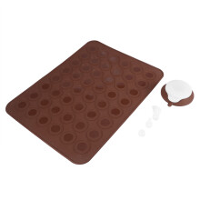 Tapete de silicone flexível e seguro para alimentos com 30 furos, ideal para assar macarons e biscoitos em grandes quantidades. Possui superfície