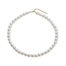 Collana di perle simulate in conchiglia per donna, eleganza senza tempo, gioielli di perle eleganti ma alla moda, collane di perle fatte a mano,