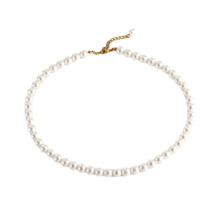 Coliere tip choker cu perle pentru femei, colier reglabil cu perle simulate din scoică, finisaj placat cu aur și design cu încuietoare tip homar,