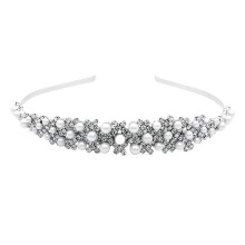 Een op een kristallen kroon geïnspireerde hoofdband, bruidshaarband met imitatieparels en strass-steentjes op een flexibel frame van legering, een