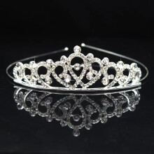 Coróin Rhinestone do Leanaí, Tiara Coróin Lonrach Ábhar Préimhe do Mhná i Stíl Banphrionsa Ceannbheart Éadrom Cóimhiotal Lonrach Faoin