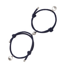 Pulseiras românticas para casais com sinos magnéticos de alta qualidade, que simbolizam atração mútua e conexão profunda. Pulseira ajustável