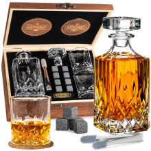 WHISISKEY - Whiskey Decanter Set - 700ML Classic Carafe - Whiskey Gift Sets for Men - Whisky Set - Glass Gifts for Men - Inc. 2 Whiskey Glasses, 8