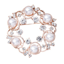 Broche de design exclusivo com strass e pérola sintética, broche brilhante para mulheres na coleção de joias da moda, presente perfeito para