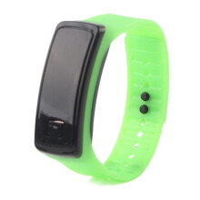 Faire Dhigiteach le hAláram Creathach, Faire Spóirt le Gluaiseacht Leictreonach agus Strap Silicone le haghaidh Cruinneas agus Chompord Gan
