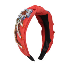 Regalo per addio al nubilato, cerchietto con strass e cristalli per una gestione dei capelli elegante e pratica.