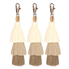 Eochairfháinne Charm Maisiúcháin Eochairshlabhra Tassels Ildaite Boho Pom Pom Tassels Trí Shrathach Lúb Crochta Déanamh Seodra Gabhálas