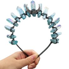 Glamoureuze zonnegodinnenkroon voor liefhebbers van de bohemian stijl, hoofdband van kristalkwarts versierd met maanmotief, handgemaakte tiara,