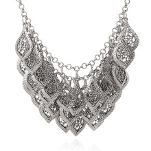 Collana versatile e di carattere per donna, girocollo etnico tribale bohémien, design retrò irregolare a pieghe cave, foglie vintage multistrato