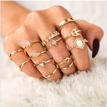 Set di anelli per nocche in oro da donna, anelli boho delicati, gioielli vintage bohémien impilabili con accenti di strass di cristallo, anelli